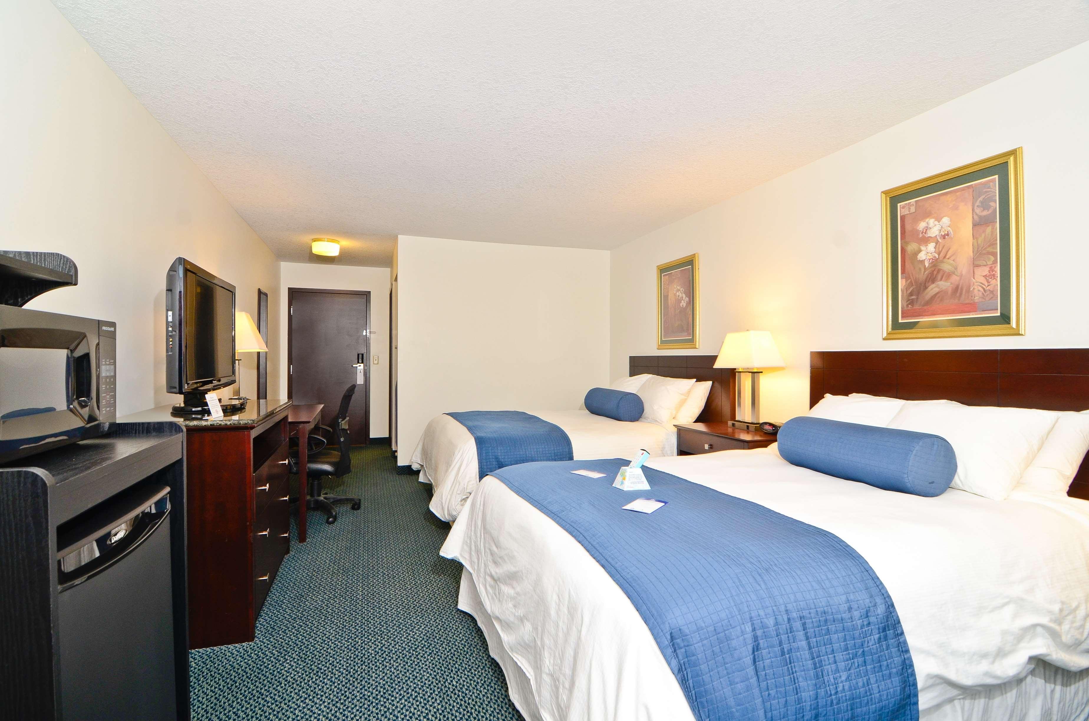 Best Western Plus Gas City Room photo