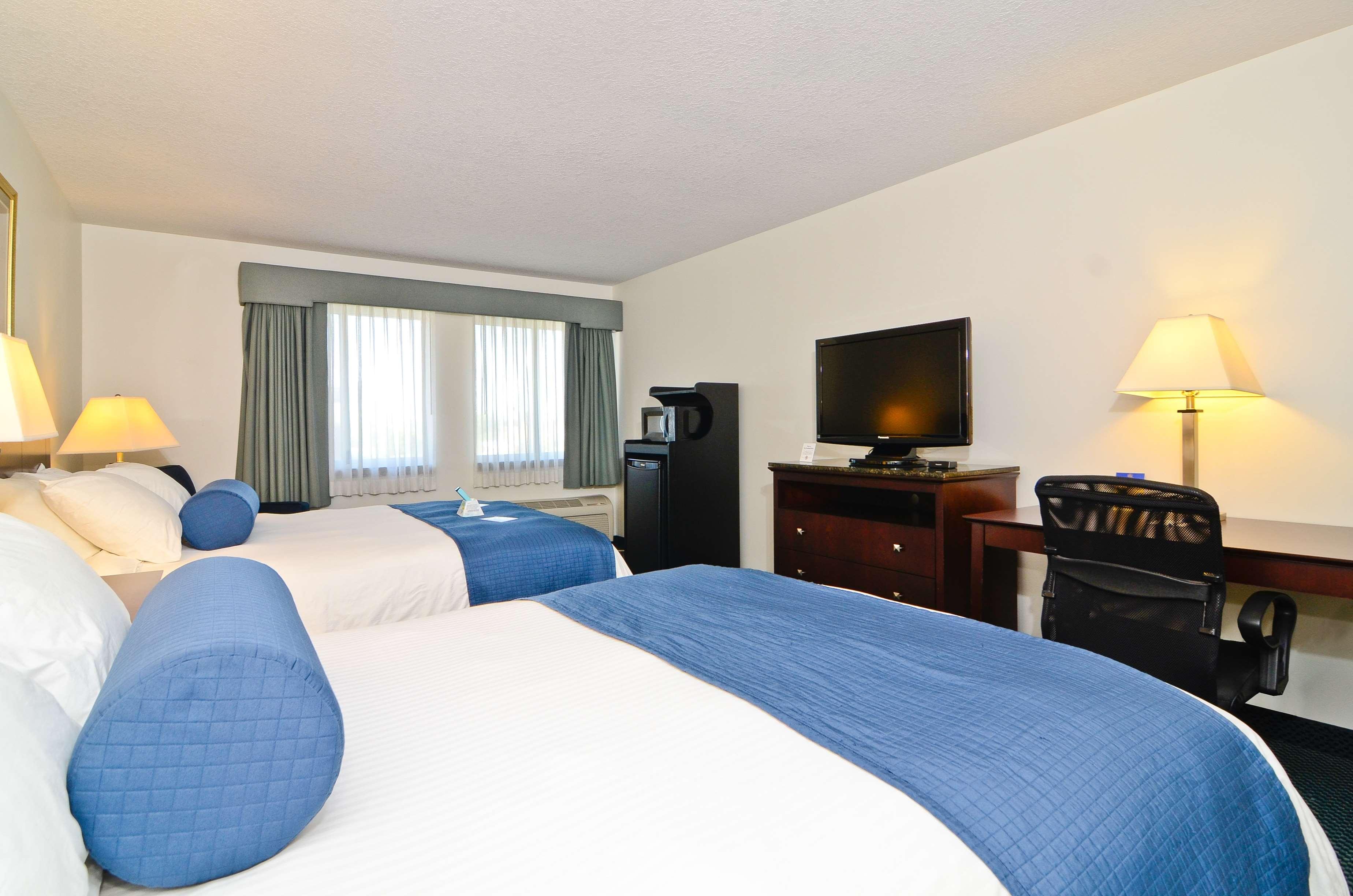 Best Western Plus Gas City Room photo